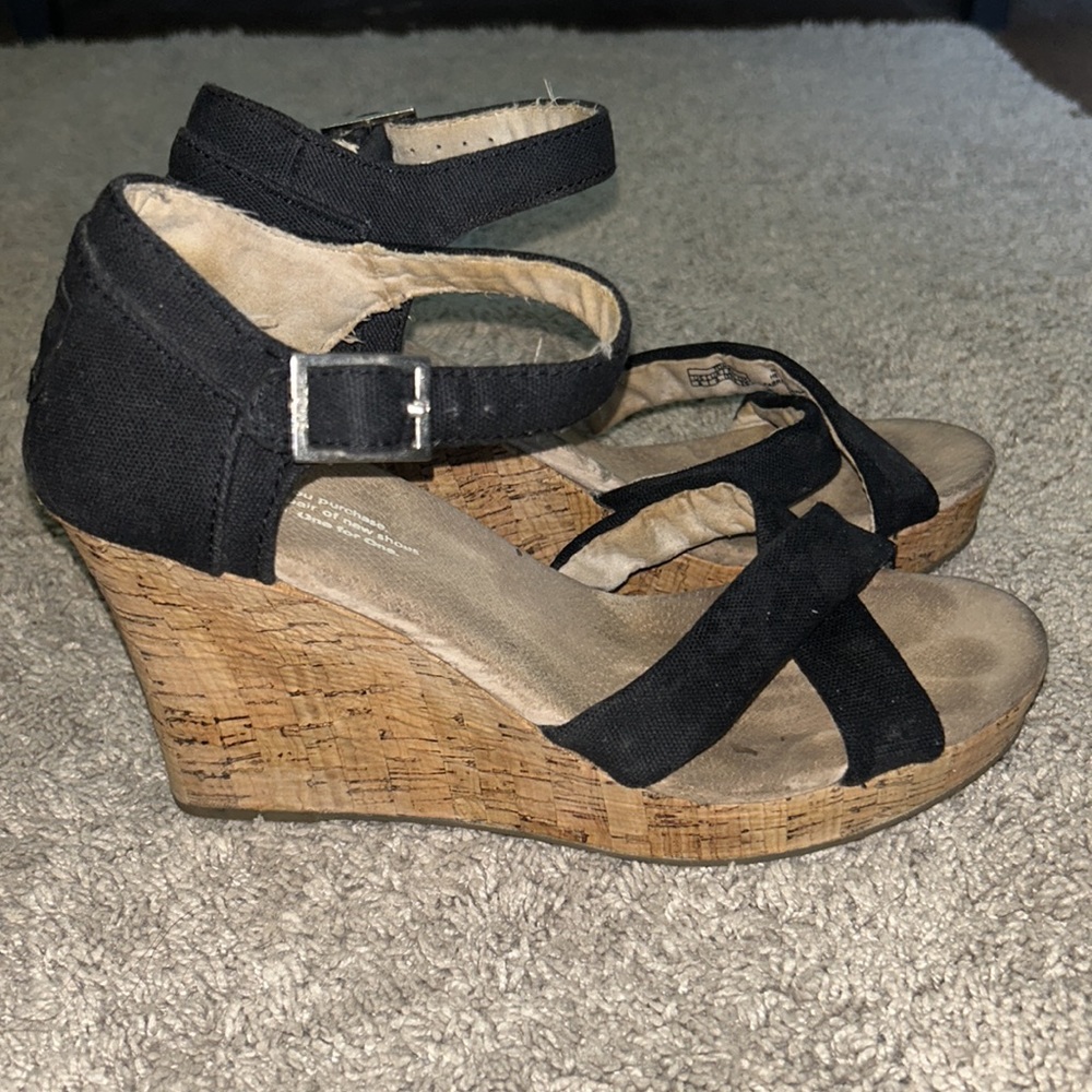 Women’s Toms Wedge Sandals Size 8